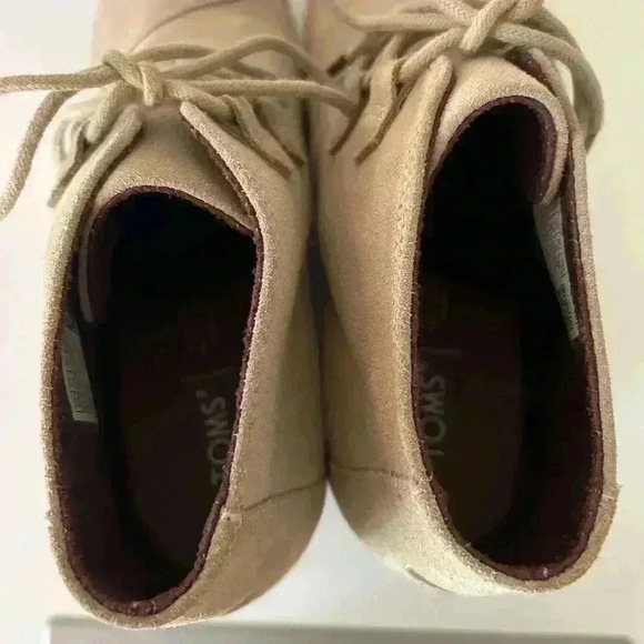 Toms Wedge cream Suede Booties. Women’s Size 9.5. Gently used. - Picture 6 of 6
